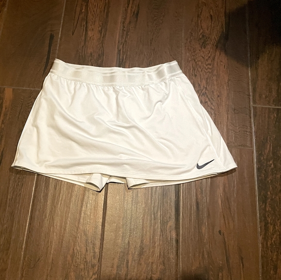 Nike Skort - Picture 2 of 3